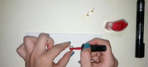 عکس گوشواره دختر کفشدوزکی واقعی