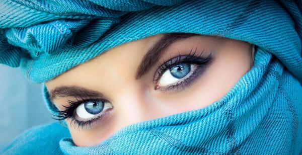 عکس چشم دختر رنگی