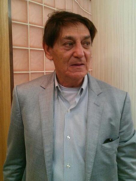 عکس محمدرضا گلزار در استخر