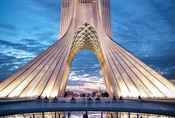 عکس برج آزادی تهران