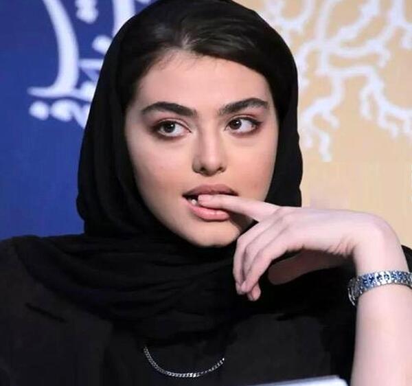عکس ریحانه پارسا لو رفته