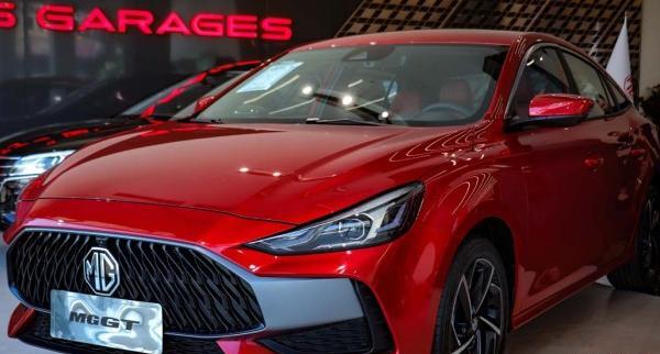 عکس ماشین ام جی gt