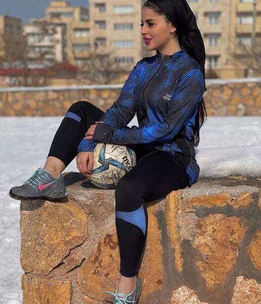 عکس ساناز ربیع لاله