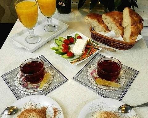 عکس صبحانه دونفره ساده