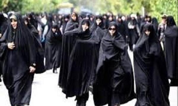 عکس دختر چادری با پرچم ایران