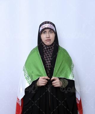 عکس دختر چادری با پرچم ایران
