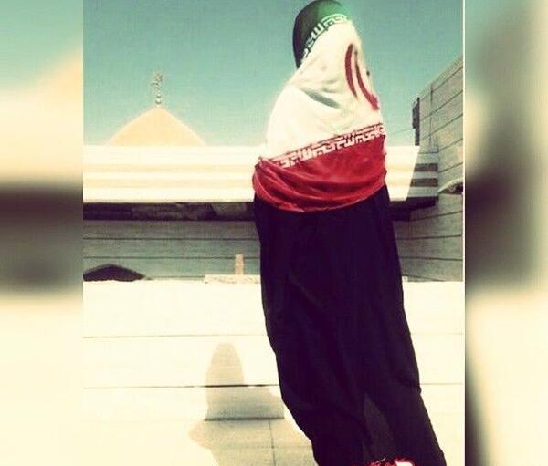 عکس دختر چادری با پرچم ایران
