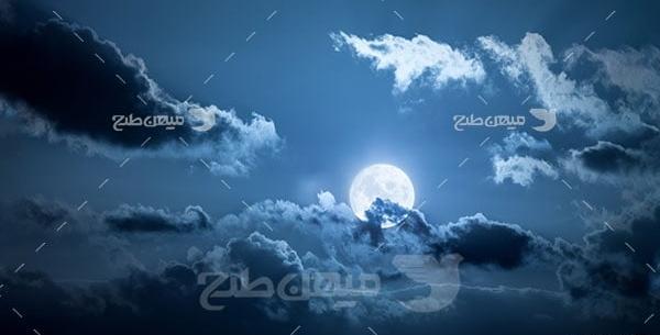 عکس ماه در آسمان