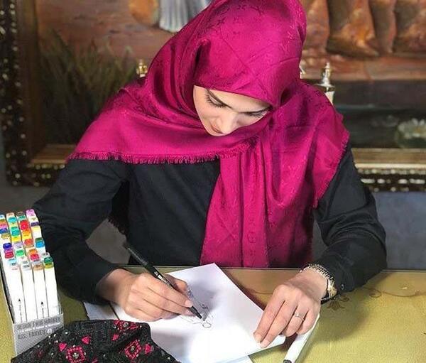 عکس قدی دختر با حجاب