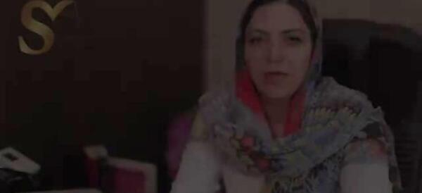 عکس دختر بچه با دامن صورتی