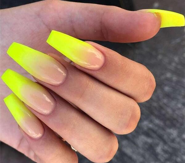عکس طراحی ناخن شب یلدا