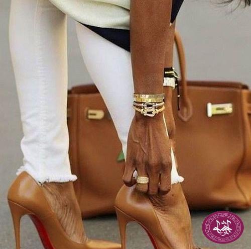 عکس کفش پاشنه بلند با شلوار پارچه ای