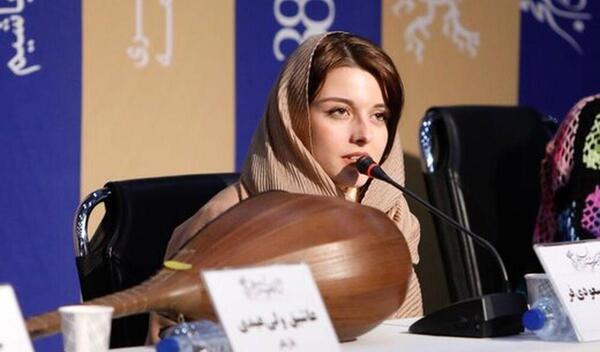 عکس سارای گرجی در مترو