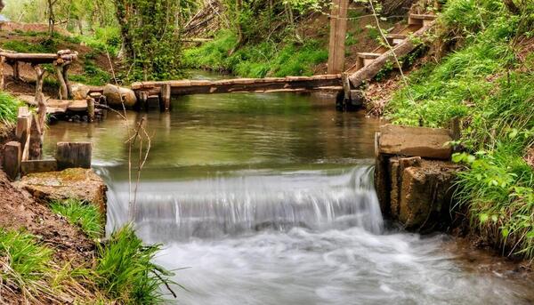 عکس آسیاب آبی