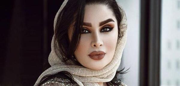 عکس دنیا جهانبخت با لباس مجلسی