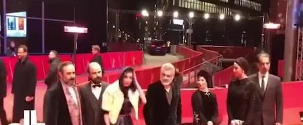 عکس فرشته حسینی در لاک قرمز