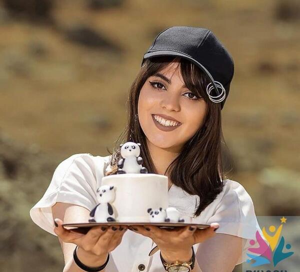عکس تولد دخترانه با کیک