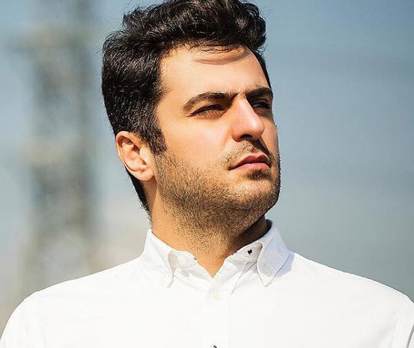 عکس علی ضیا مجری و همسرش