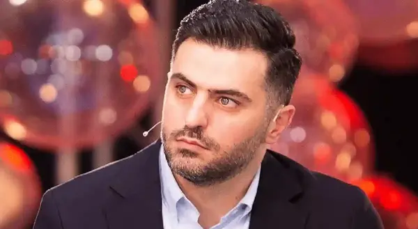 عکس علی ضیا مجری و همسرش