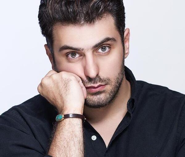 عکس علی ضیا مجری و همسرش