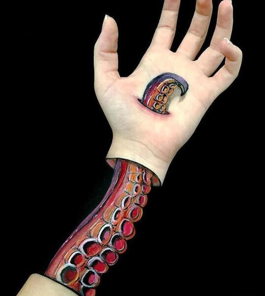عکس نقاشی ساده روی بوم