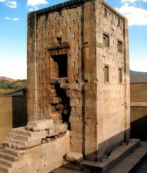 عکس داخل کعبه زرتشت