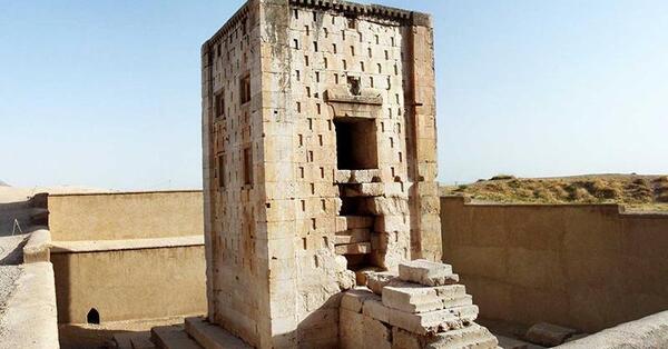 عکس داخل کعبه زرتشت