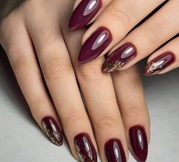 عکس مدل ناخن زرشکی مات