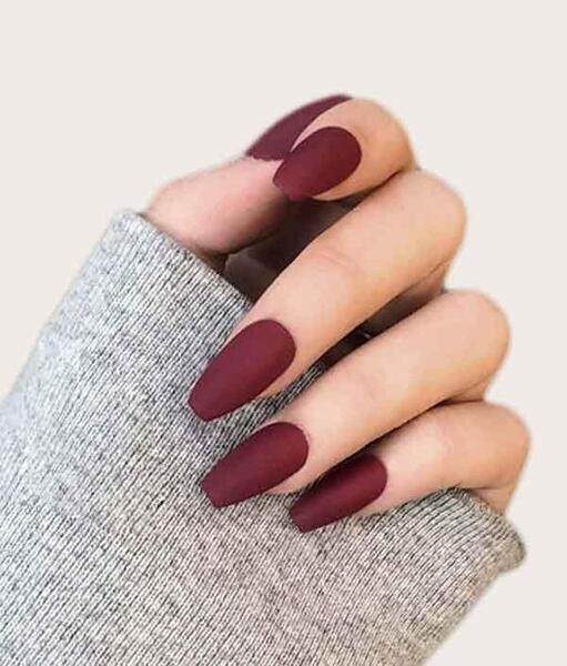 عکس مدل ناخن زرشکی مات