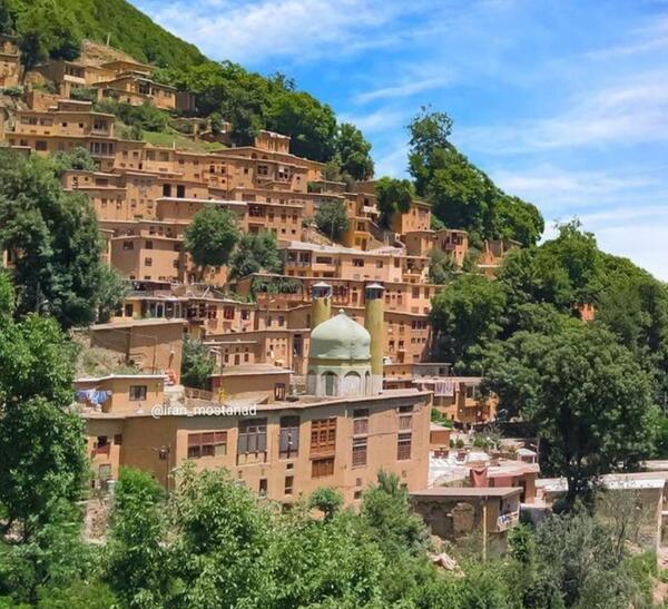 عکس نوشته خواننده نیست ولی عاشق صداشم