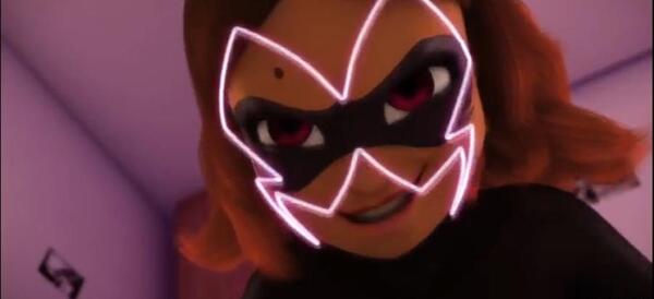 عکس دختر کفشدوزکی قدیمی