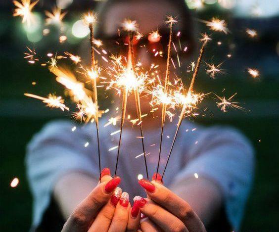فشفشه ژست عکس تولد با فشفشه