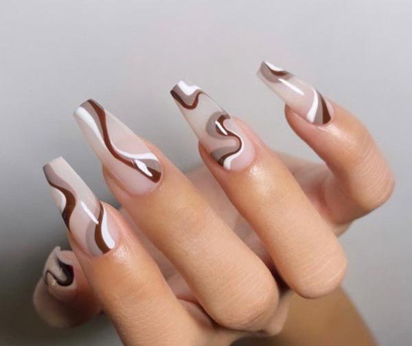 عکس کاشت ناخن کرمی