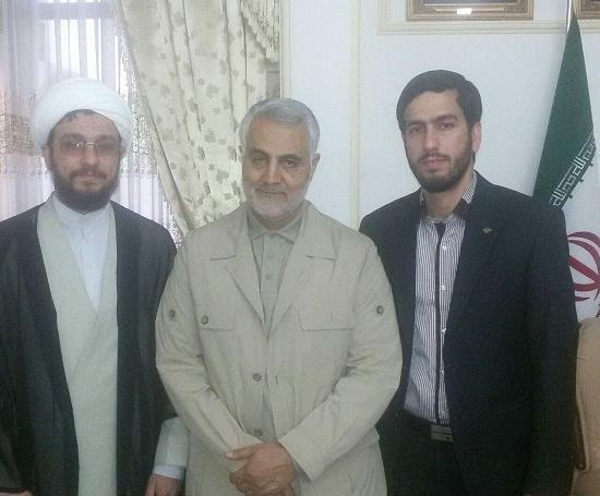 عکس یادگاری حاج قاسم سلیمانی