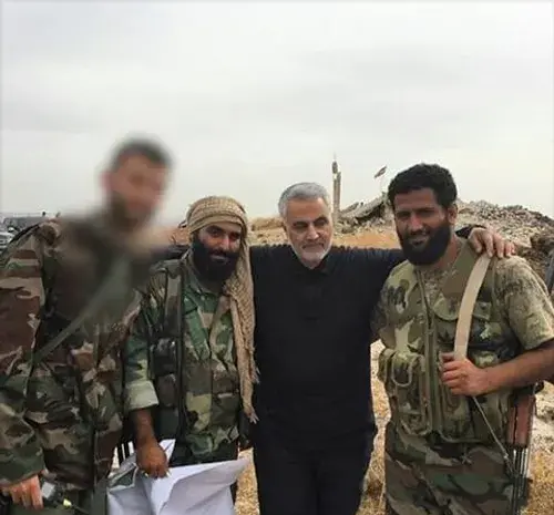 عکس یادگاری حاج قاسم سلیمانی