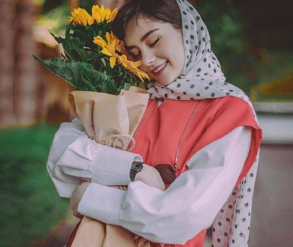 عکس دختر برای پروفایل دست