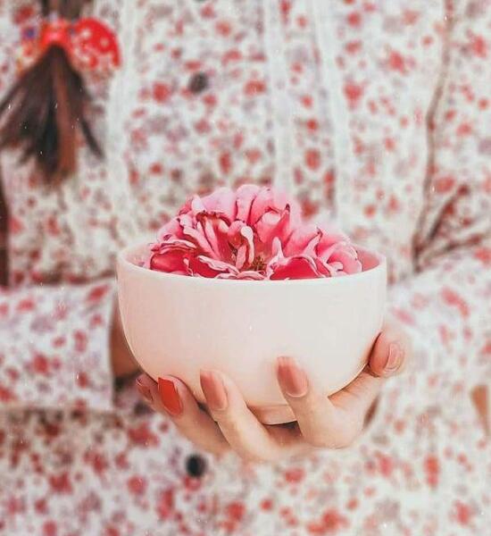 عکس دختر برای پروفایل دست