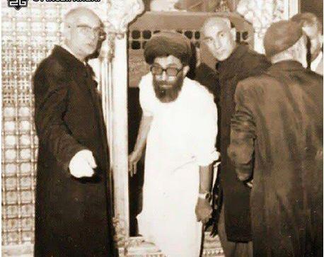 عکس رهبر لباس شخصی