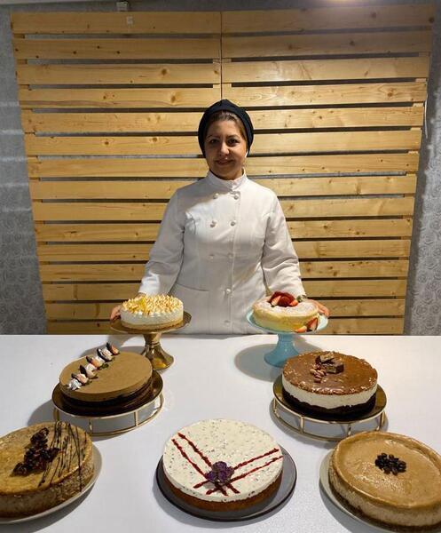 عکس کیک ضد جاذبه