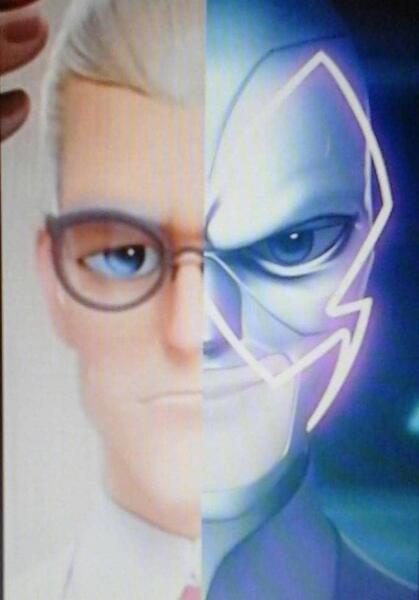 عکس دختر کفشدوزکی نشسته