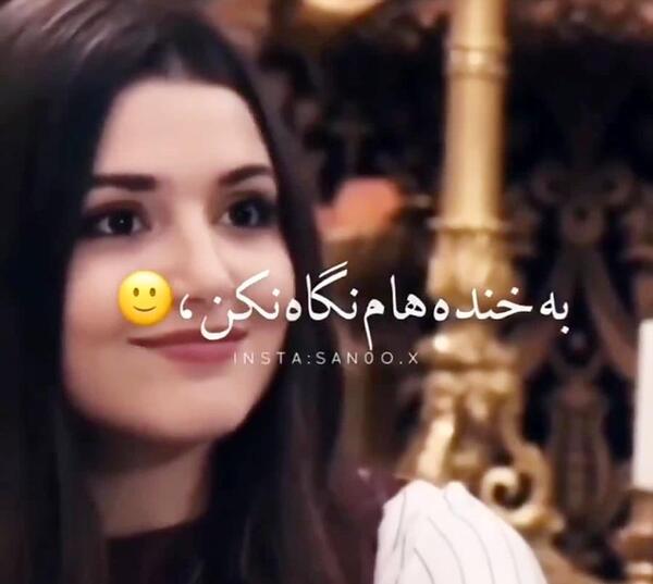 عکس بیلی ایلیش با موهای آبی
