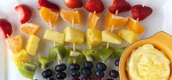 عکس های تزیین میوه با سیخ چوبی