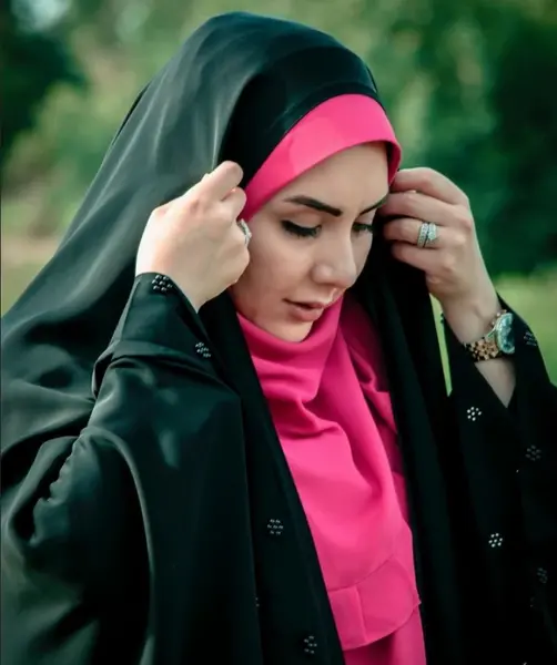 عکس مجری فروزان بیگی