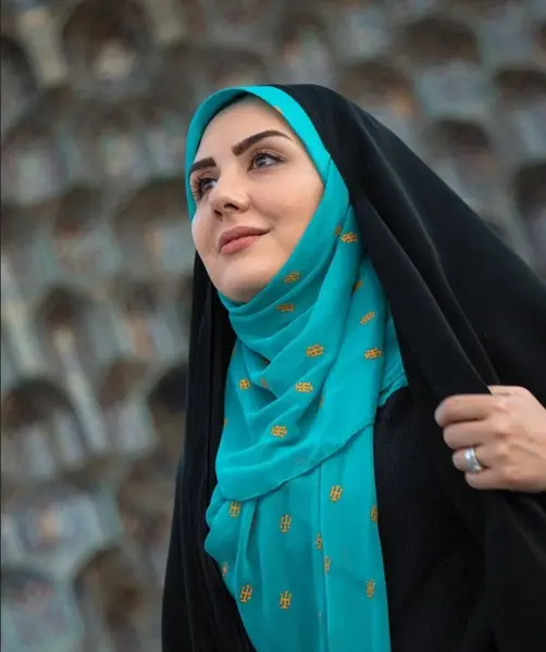 عکس مجری فروزان بیگی