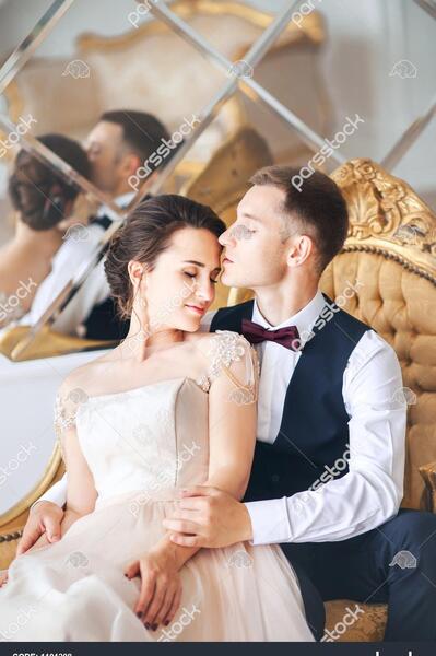 عکس عروس و داماد در تخت خواب