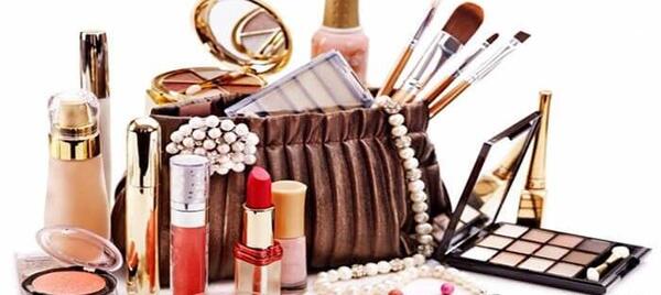 عکس ایده برای مغازه لوازم آرایشی