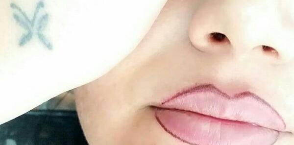 نی نی سایت عکس تاتو لب