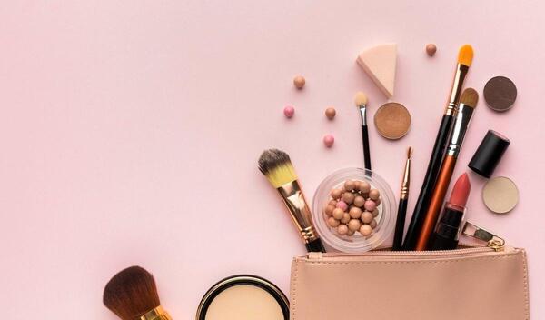 عکس های کیف آرایش و همسرش