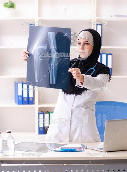 عکس خانم دکتر