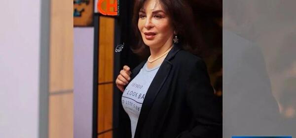 عکس افسانه بایگان در خاکسپاری شجریان